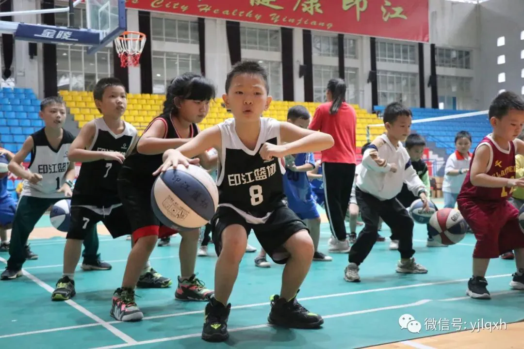 儿童篮球训练步骤应该注意什么_1